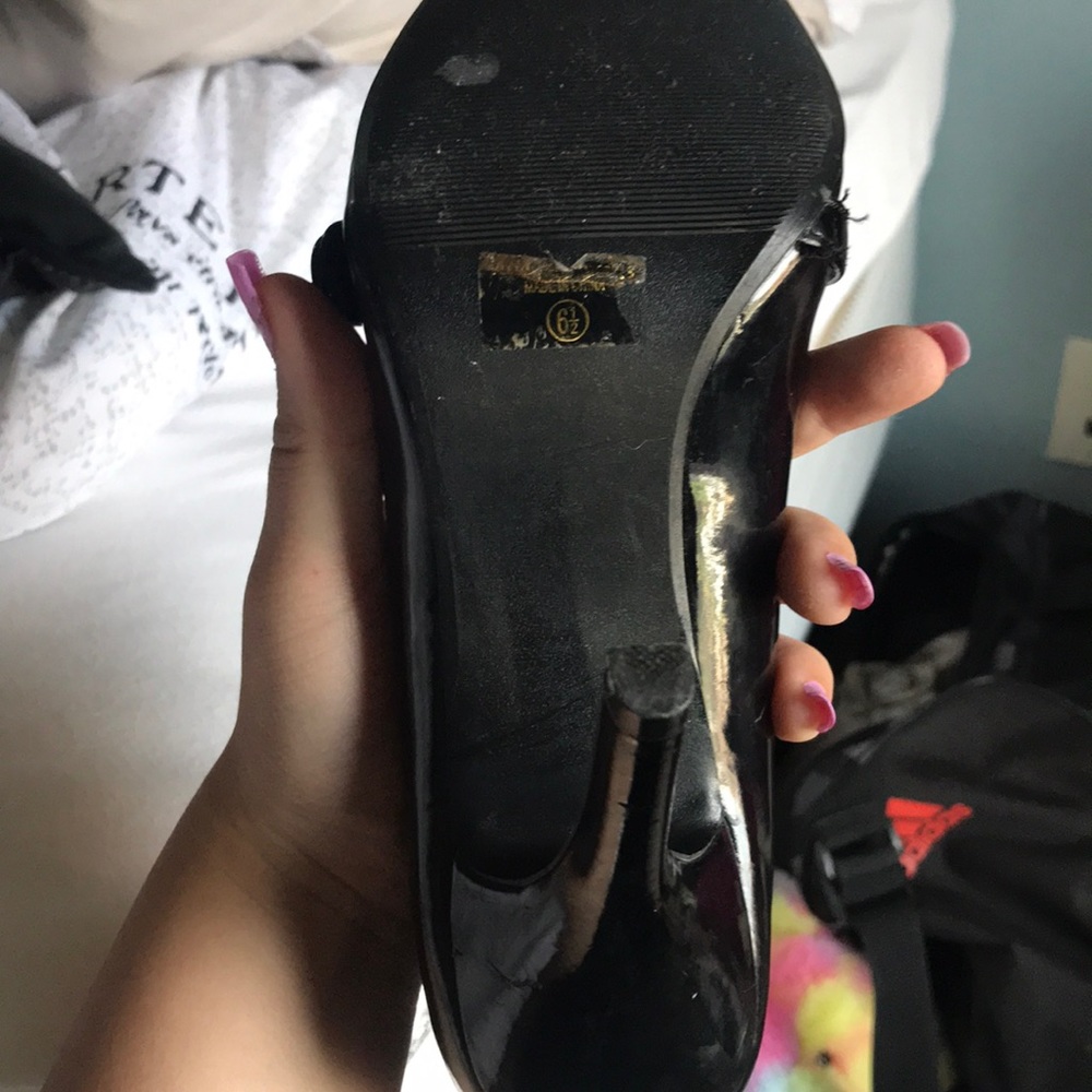 Heels 💕 - Picture 2 of 5